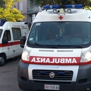 Incidente stradale a San Venanzio, 58enne finisce all'ospedale