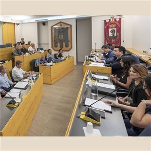 Nuova seduta del consiglio comunale: posti auto insufficienti e limiti di velocità 