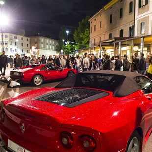 Domani a Maranello la “Notte Rossa”: Ferrari, spettacoli e molto altro 