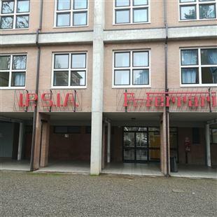 Casi di positività al Covid-19 in due sezioni dell’istituto superiore Ferrari 