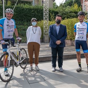 Andrea Devicenzi fa tappa a Maranello: cinquecento chilometri in bici contro la SLA