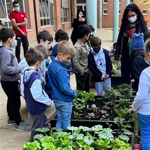 Alla scuola elementare Stradi inaugurato il "Giardino dei piccoli"
